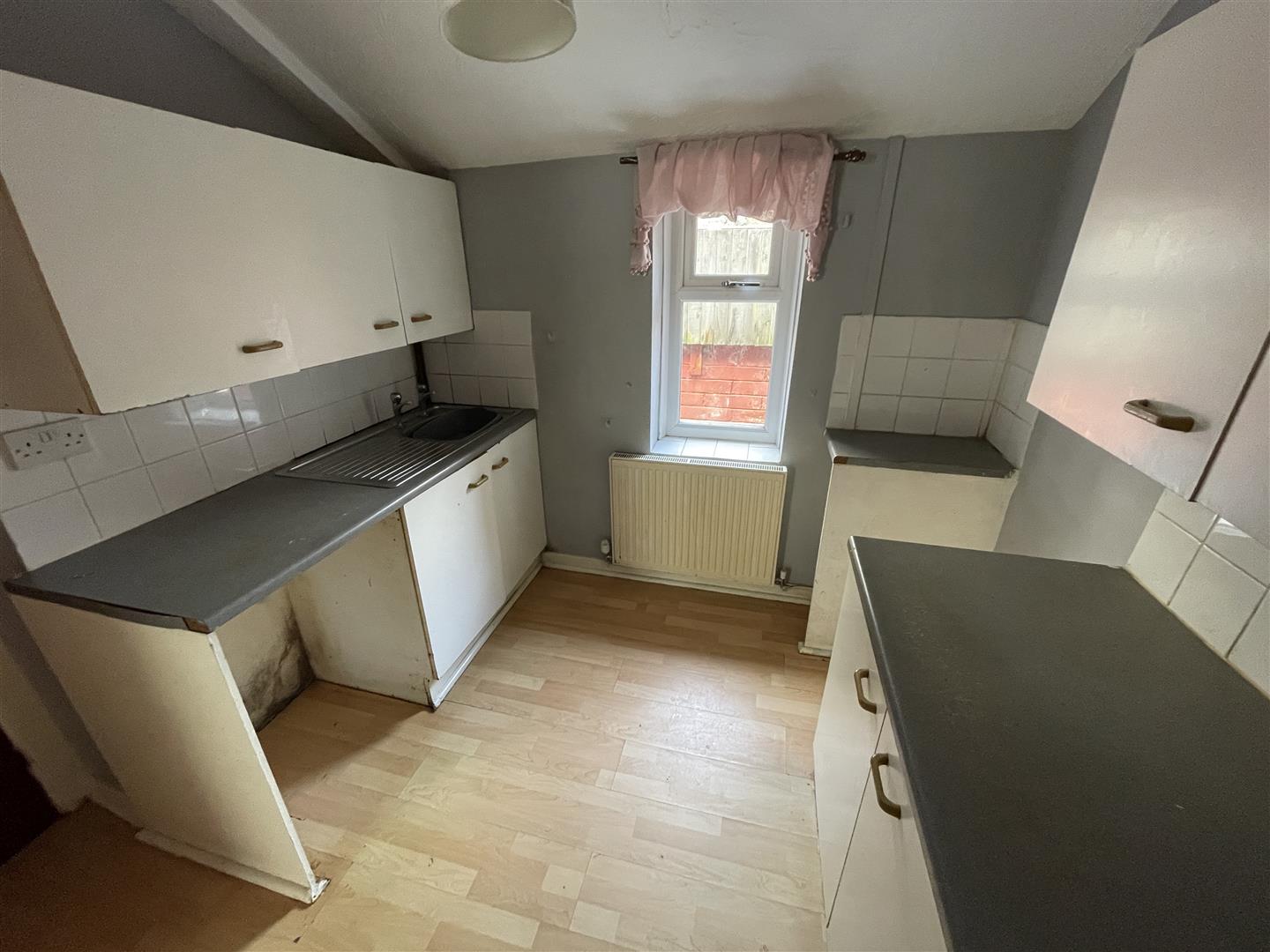 2 Bedroom House Mid Terrace Fountain Street, Mountain Ash Durbin & Co